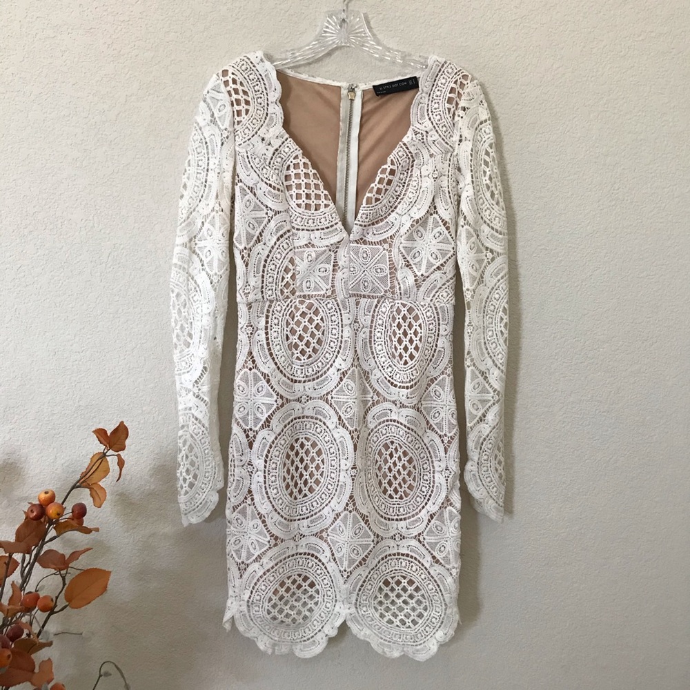 Long Sleeve Laced Dress